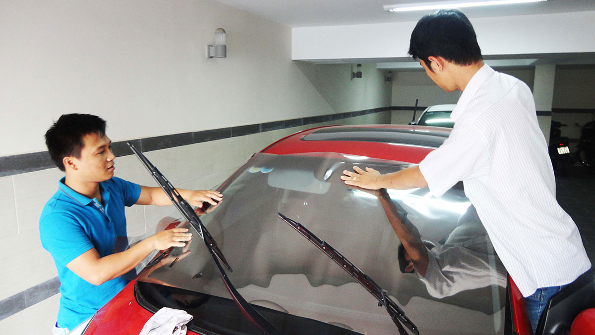Giảm nhiệt độ trong xe cùng dịch vụ dán phim chống nóng ô tô giá rẻ, uy tín tại Vinh Nghệ An